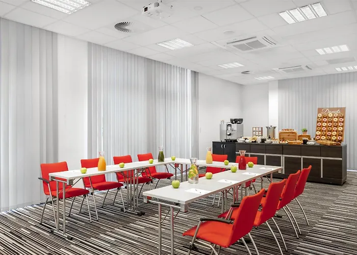 מלון Park By Radisson 4*