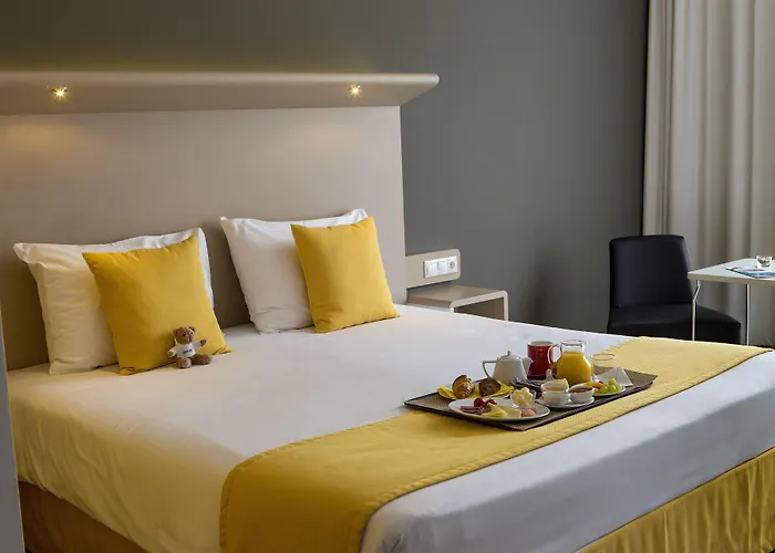 מלון Park By Radisson 4*