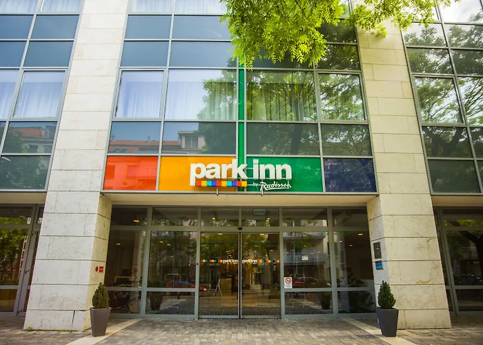 מלון Park By Radisson 4*